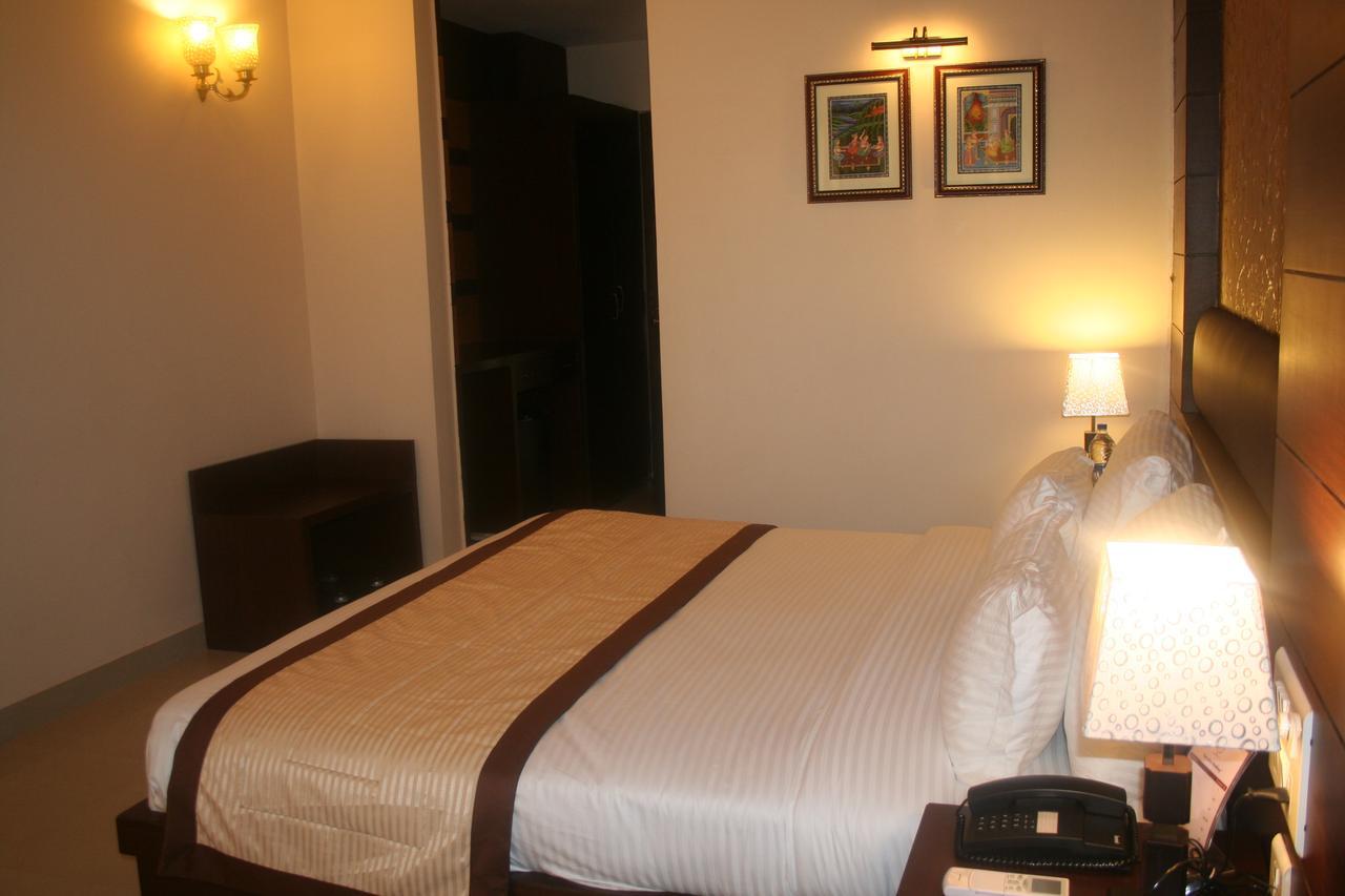 The Royal Retreat Hotel Ranchi Exterior photo